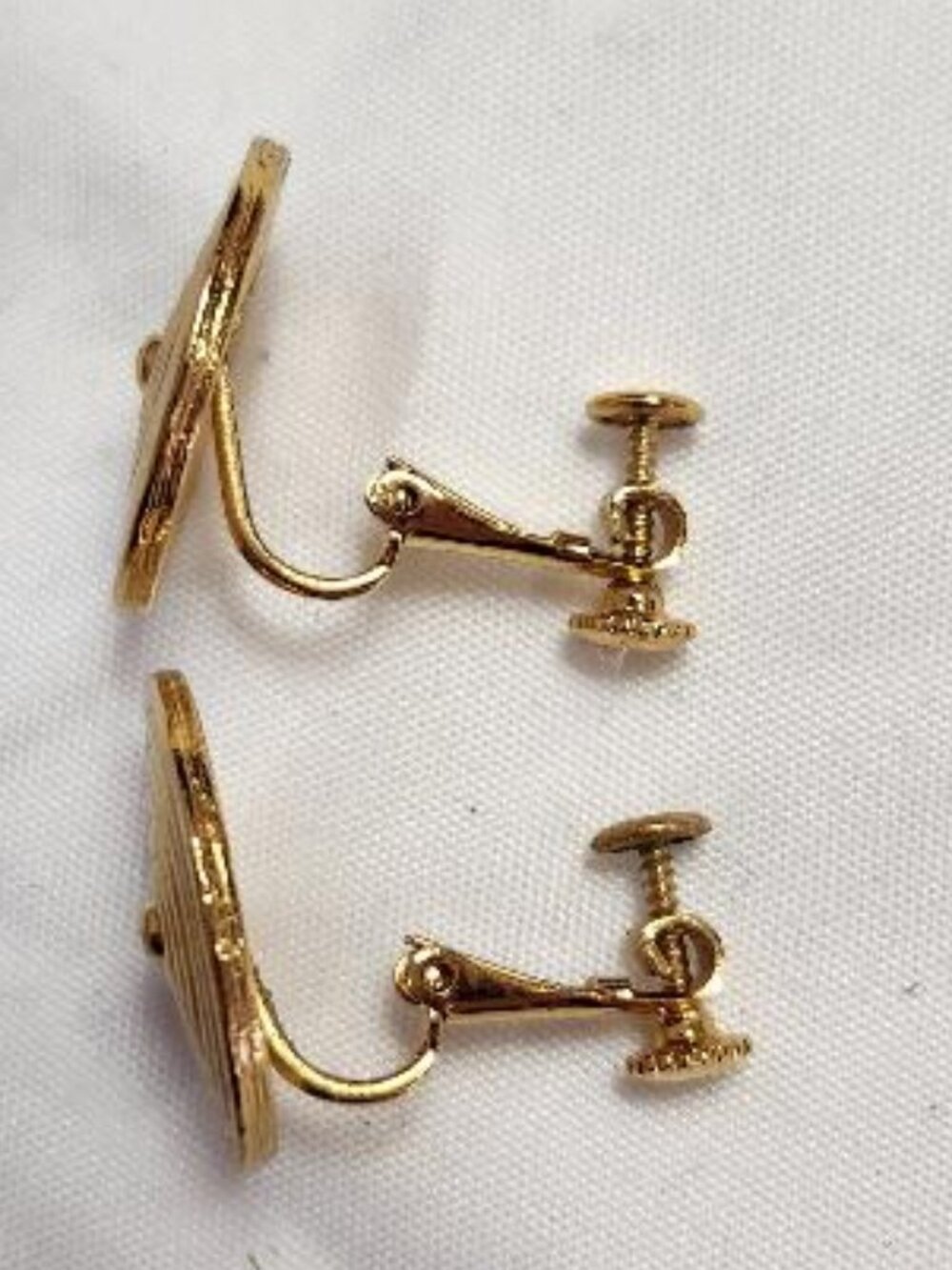 Vintage Gold-Tone Clip-on Earrings - Picture 3 of 3